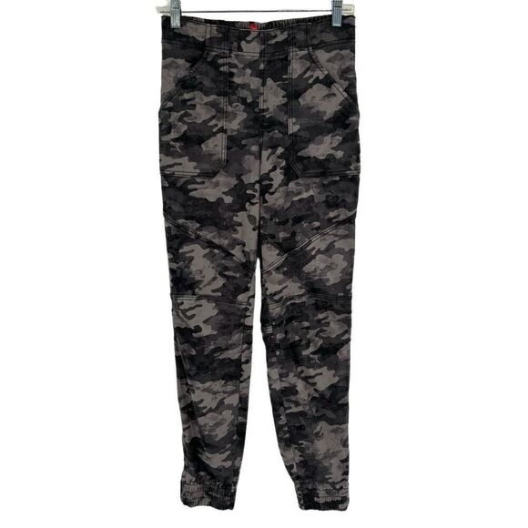 SPANX Stretch Twill Cargo Jogger Pants in Blackwash Camo Medium - Picture 1 of 10